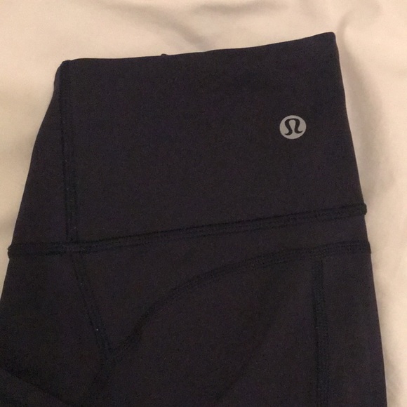 Lululemon Navy 7/8 Leggings - Picture 2 of 5